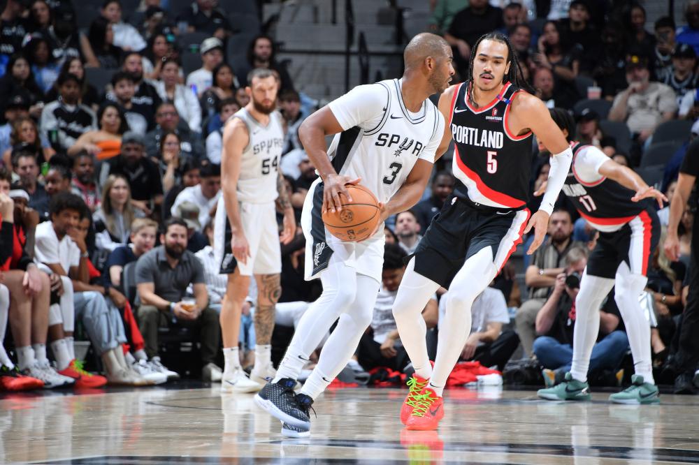 人在接受采 人在接受采